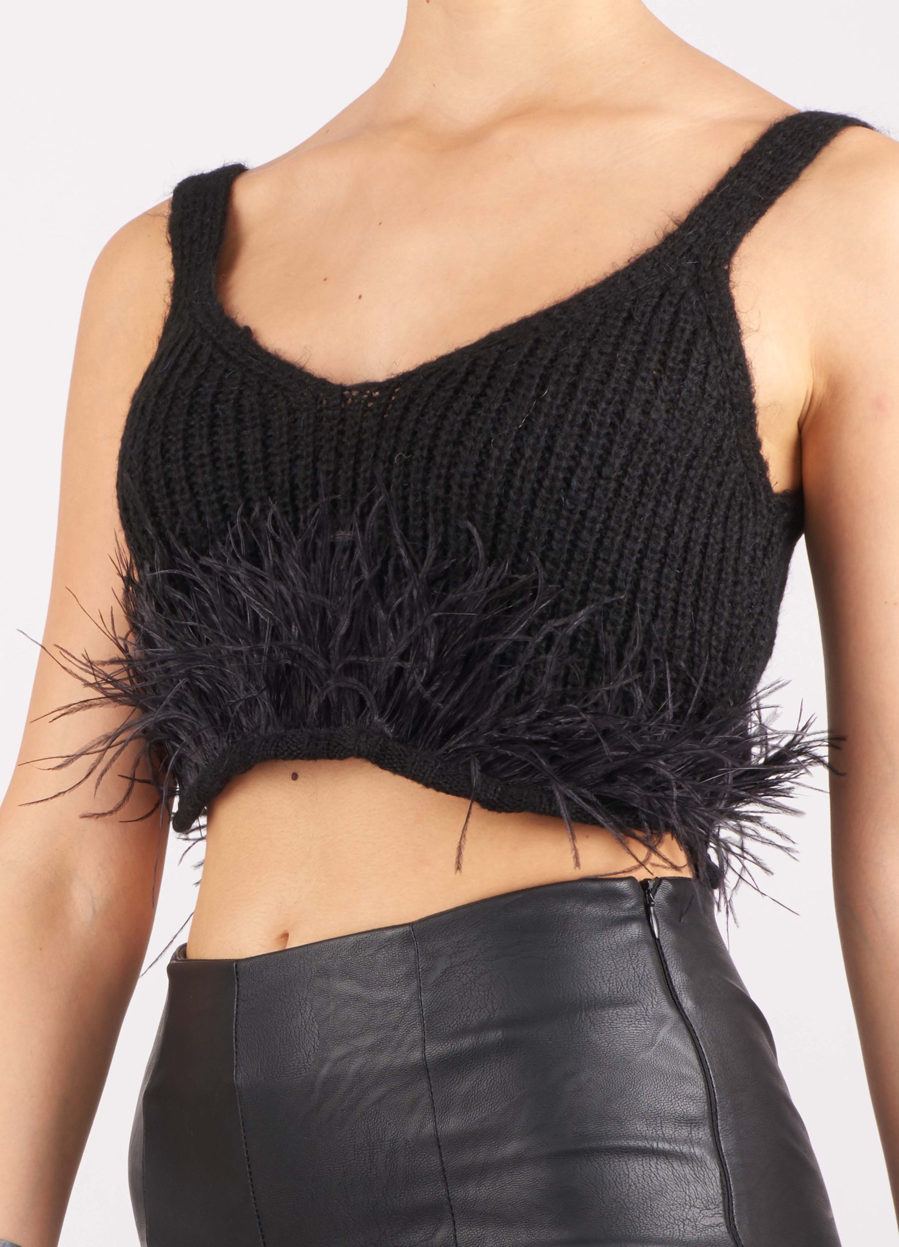 Top in maglia con piume vicolo Magazzini delle Firme